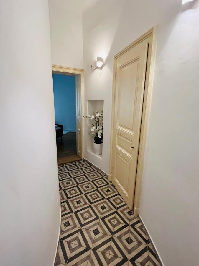 Beautiful Condo At The Old Town Bratislava Exterior photo