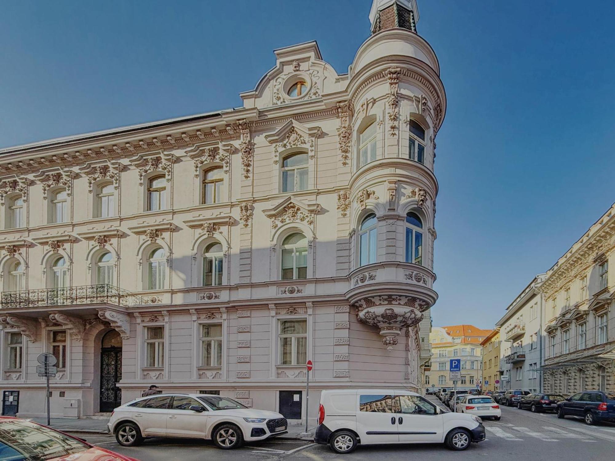 Beautiful Condo At The Old Town Bratislava Exterior photo