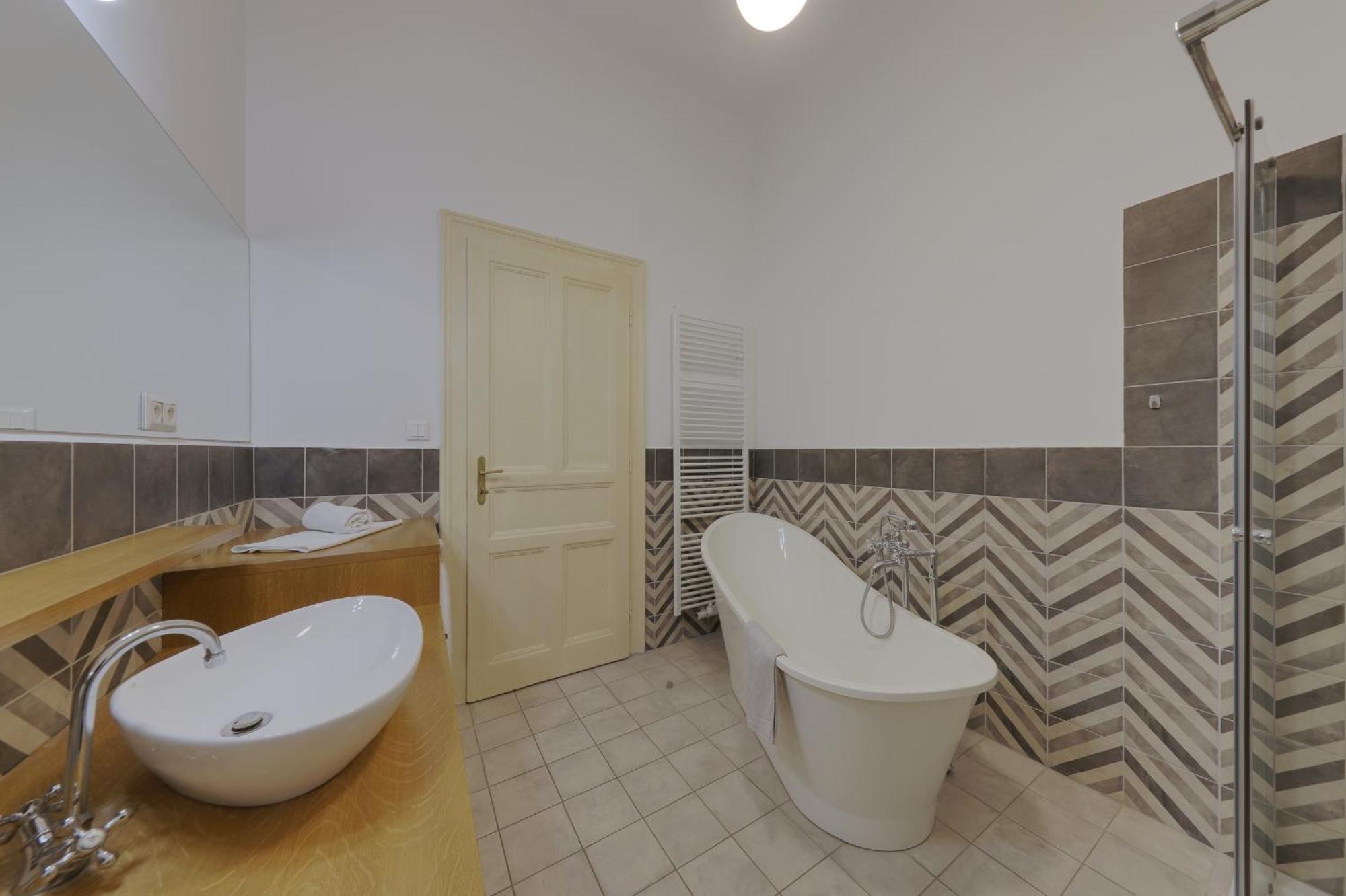 Beautiful Condo At The Old Town Bratislava Exterior photo