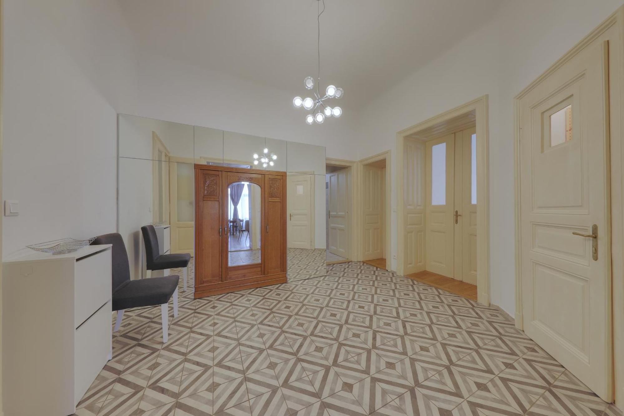 Beautiful Condo At The Old Town Bratislava Exterior photo