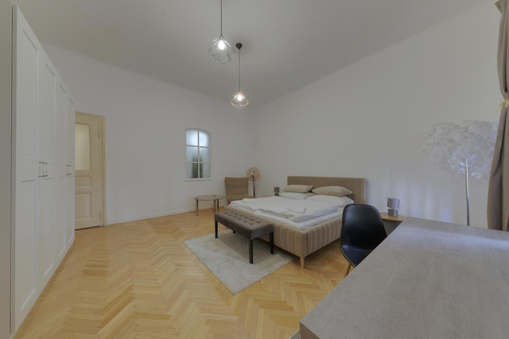Beautiful Condo At The Old Town Bratislava Exterior photo