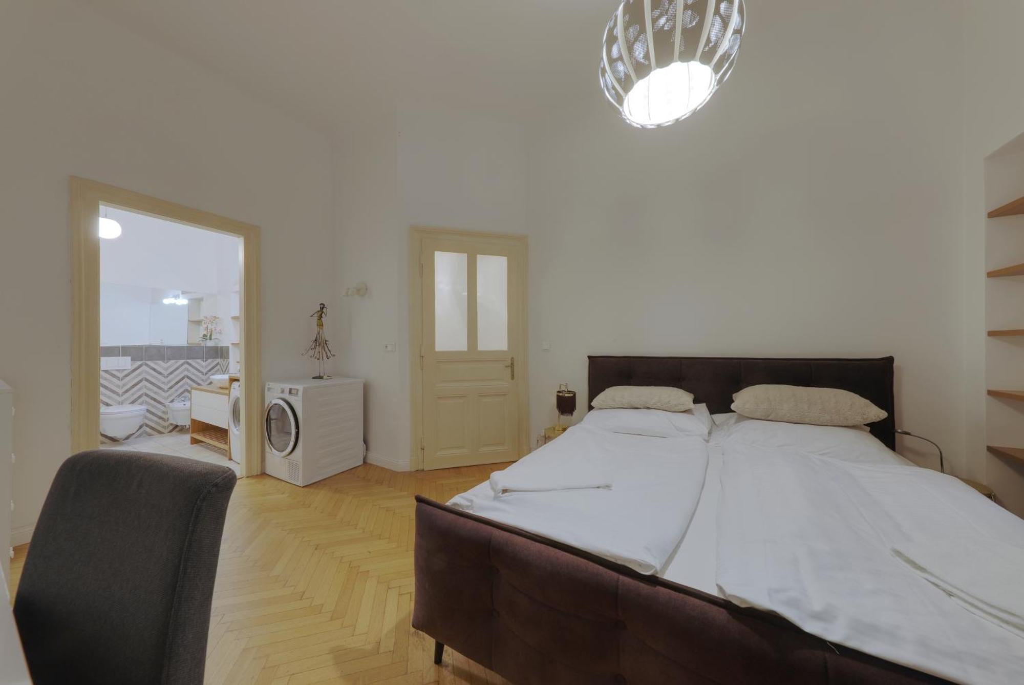 Beautiful Condo At The Old Town Bratislava Exterior photo