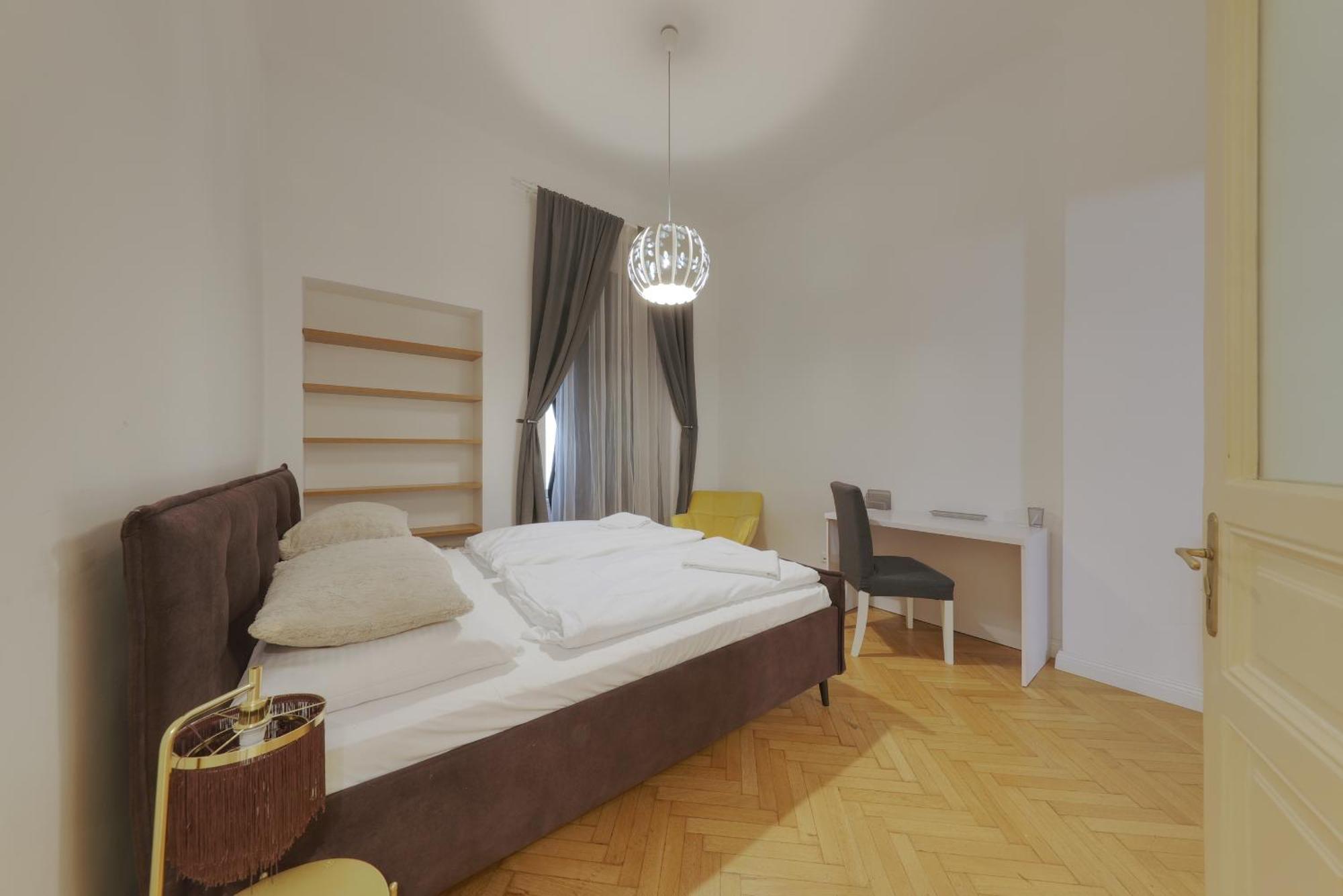 Beautiful Condo At The Old Town Bratislava Exterior photo