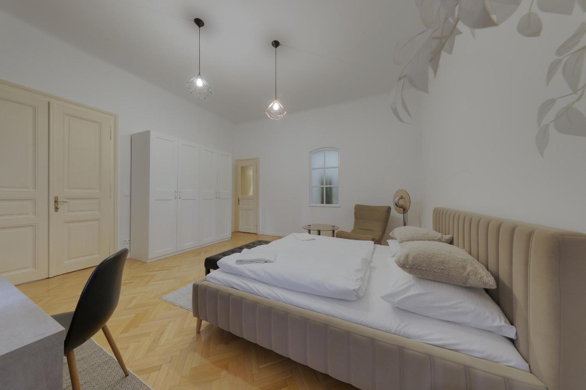 Beautiful Condo At The Old Town Bratislava Exterior photo