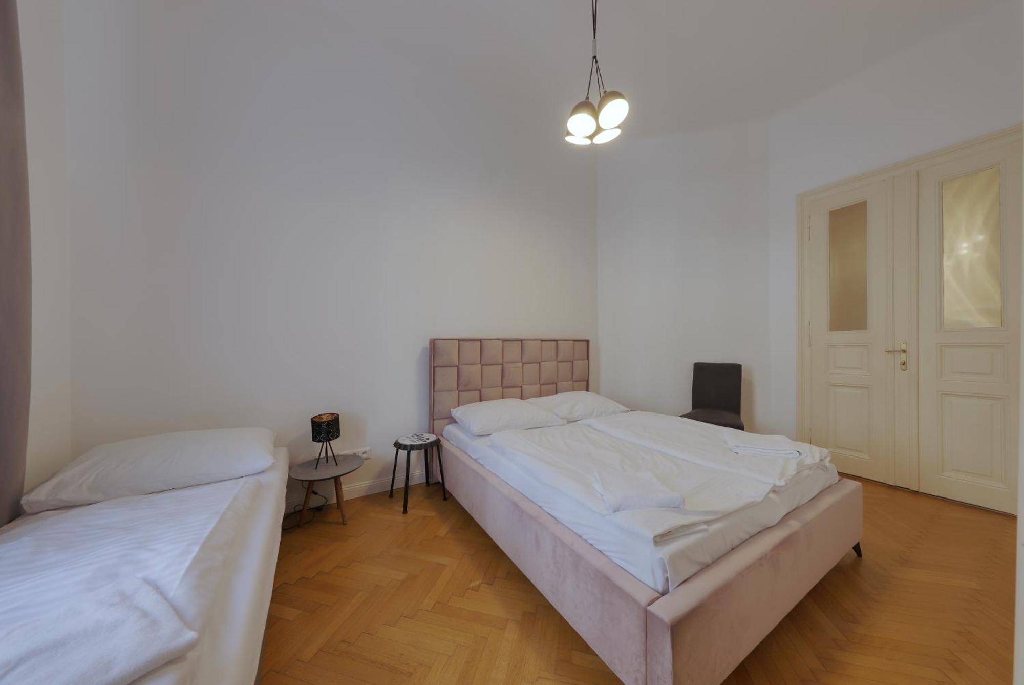 Beautiful Condo At The Old Town Bratislava Exterior photo