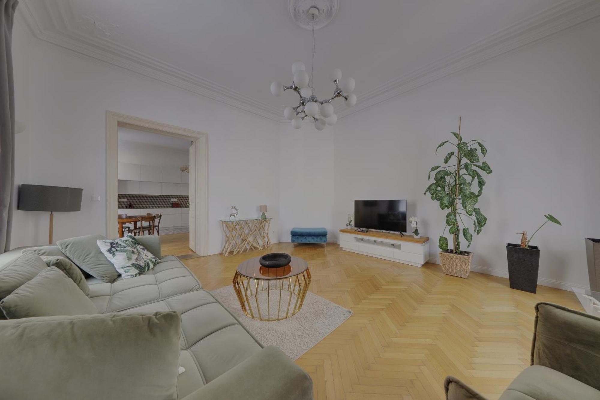 Beautiful Condo At The Old Town Bratislava Exterior photo